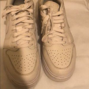 Phantom White WMNS AIR JORDAN 1s LOW